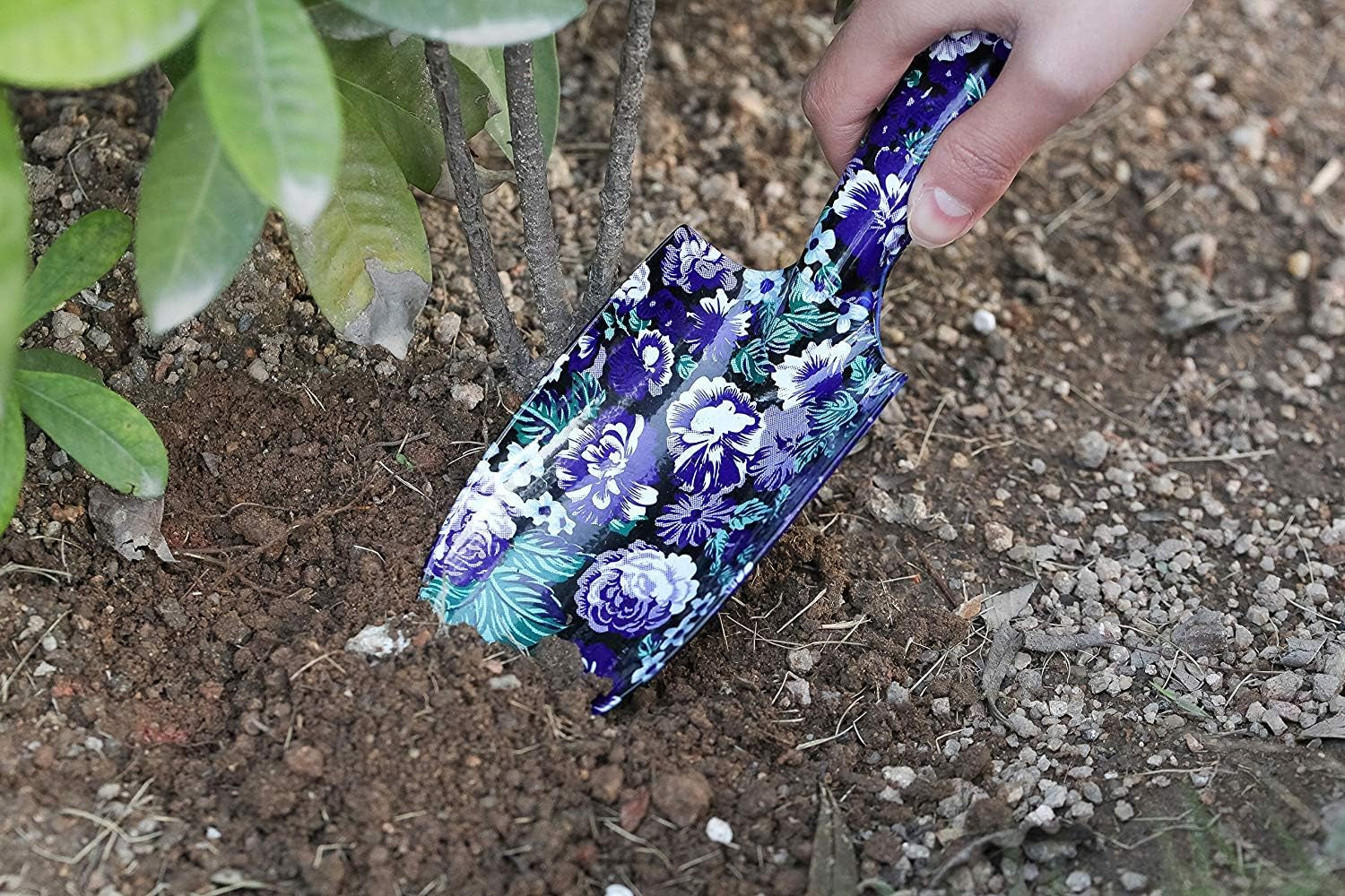 Elevate Your Gardening Experience with the 3-Piece Aluminum Garden Tool Set - Perfect Trowel, Cultivator, and Pruning Shear Gift Set in Stylish Purple & Blue