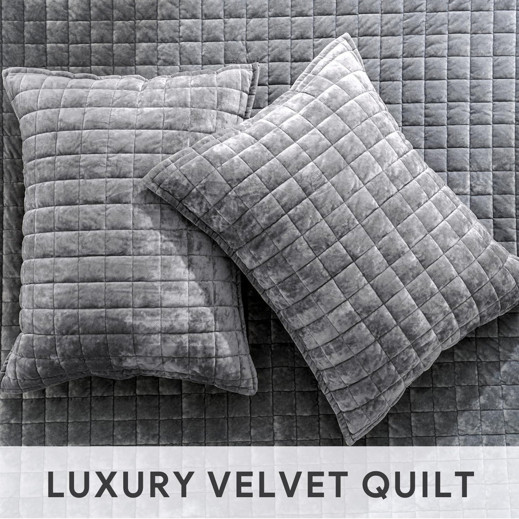 Premium Velvet Quilt Set for Full/Queen Size Beds, Lightweight Comforter with Oversized Bedspread and 2 Coordinating Pillow Shams, All-Season Bedding in Gray