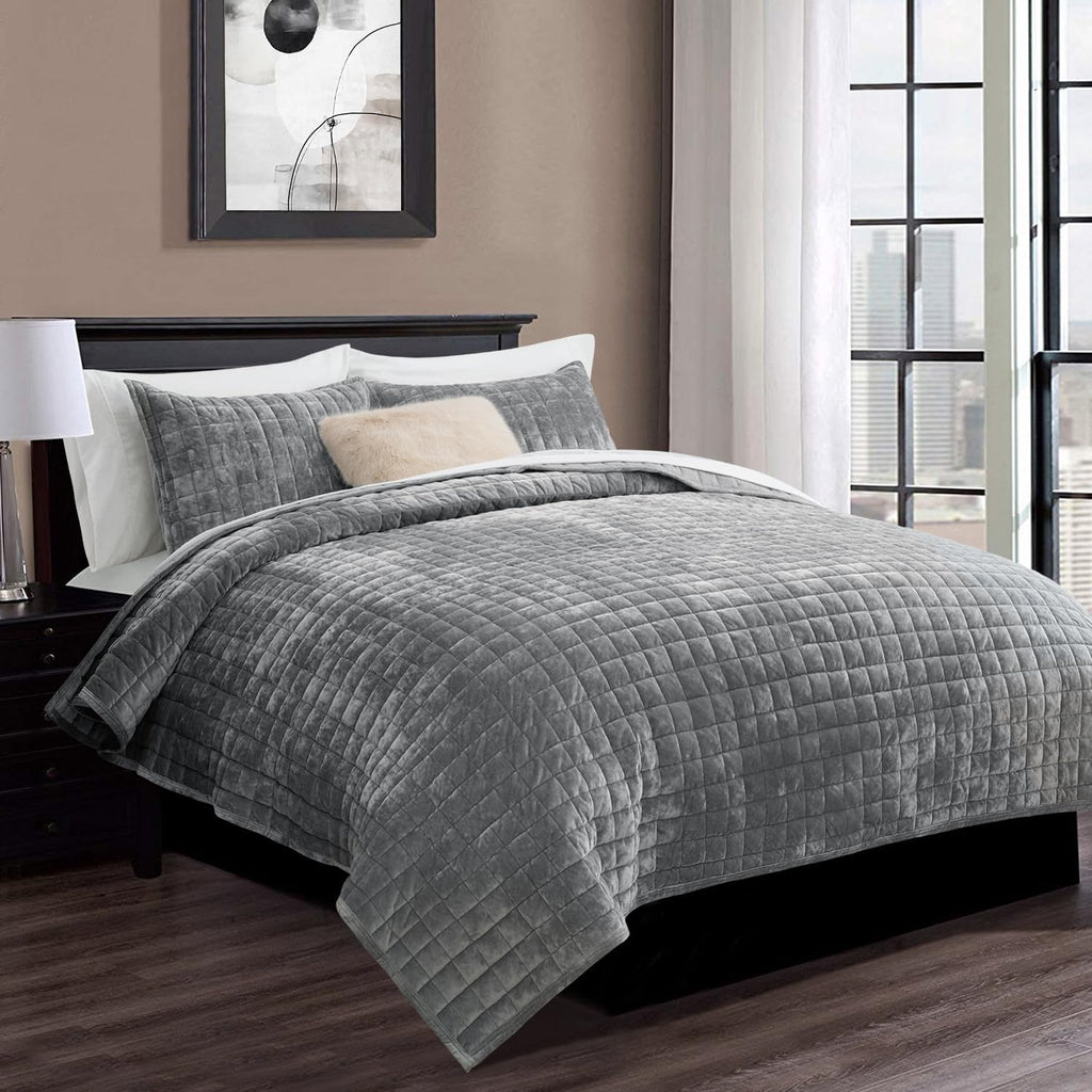 Premium Velvet Quilt Set for Full/Queen Size Beds, Lightweight Comforter with Oversized Bedspread and 2 Coordinating Pillow Shams, All-Season Bedding in Gray